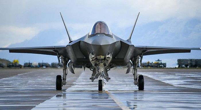 Lộ diện quốc gia đầu tiên có không quân sở hữu toàn chiến cơ tàng hình F-35 Lộ diện quốc gia đầu tiên có không quân sở hữu toàn chiến cơ tàng hình F-35