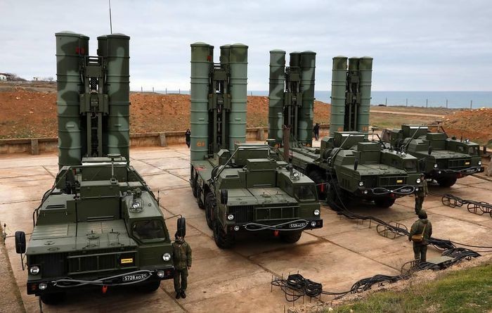 Nga triển khai 2 tiểu đoàn S-400, sẵn sàng cho tập trận Nga triển khai 2 tiểu đoàn S-400, sẵn sàng cho tập trận