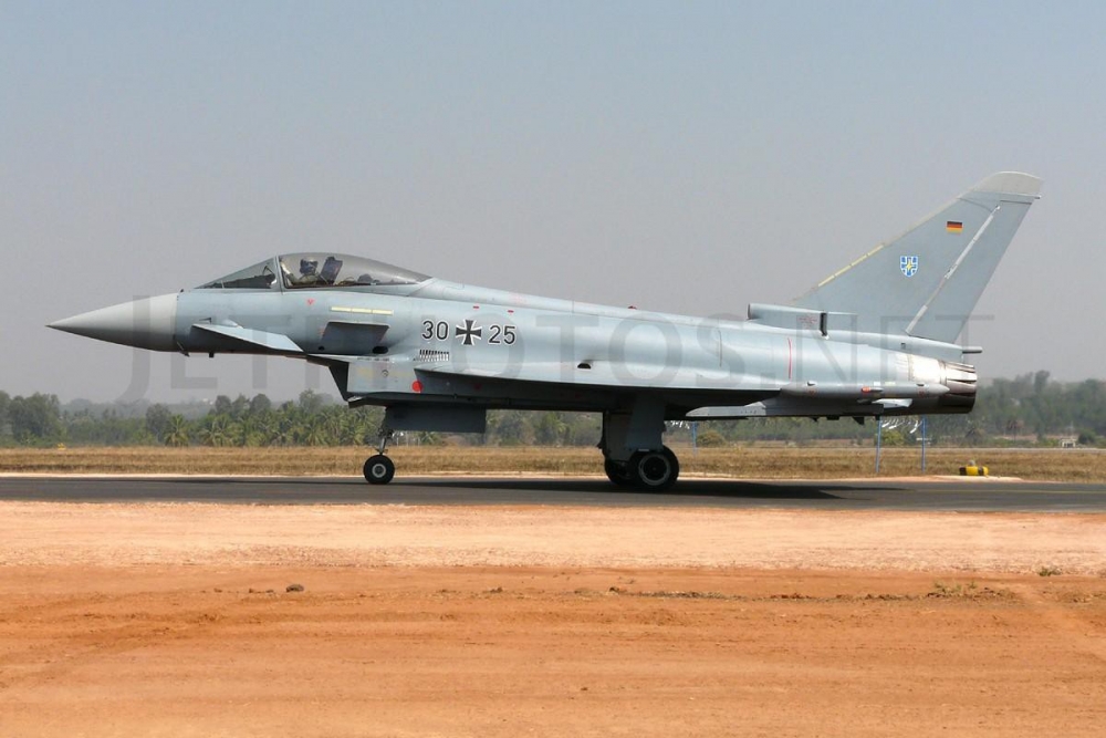 Không quân Đức trình diễn màn “voi đi bộ” với 18 chiến đấu cơ Eurofighter Không quân Đức trình diễn màn “voi đi bộ” với 18 chiến đấu cơ Eurofighter