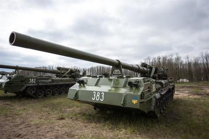 Ukraine tung pháo tự hành mạnh nhất tới khu vực giới tuyến Donbass Ukraine tung pháo tự hành mạnh nhất tới khu vực giới tuyến Donbass