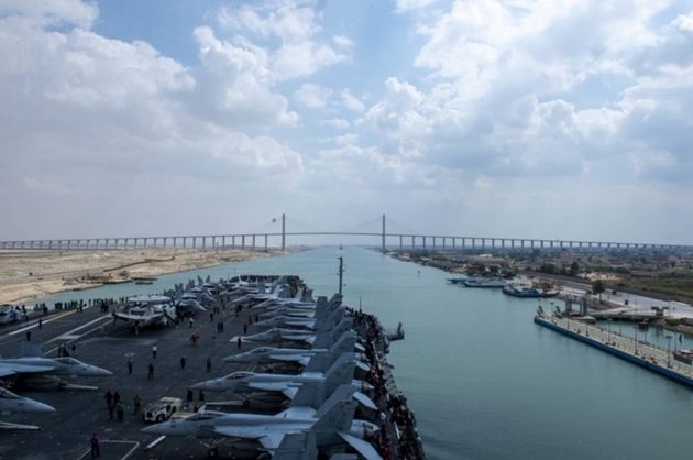 Tàu sân bay Eisenhower Mỹ tiến vào Trung Đông Tàu sân bay Eisenhower Mỹ tiến vào Trung Đông