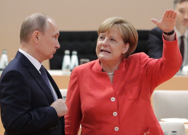 Tổng thống Nga Putin và người đồng cấp Angela Merkel điện đàm về tình hình ở Donbass Tổng thống Nga Putin và người đồng cấp Angela Merkel điện đàm về tình hình ở Donbass