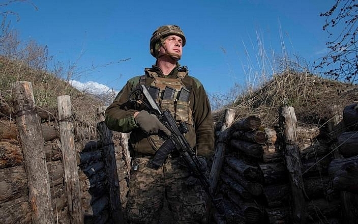 Tướng Ukraine tuyên bố Kiev đã bật chế độ sẵn sàng chiến đấu trong trường hợp xung đột quân sự với Nga Tướng Ukraine tuyên bố Kiev đã bật chế độ sẵn sàng chiến đấu trong trường hợp xung đột quân sự với Nga