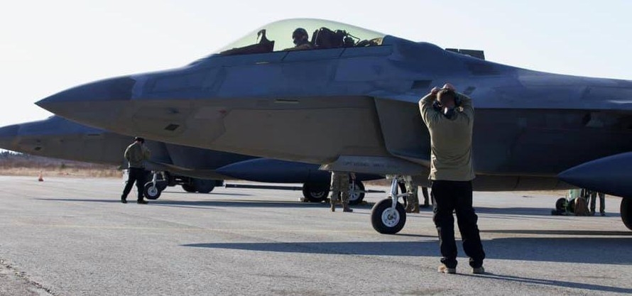 Mỹ triển khai tiêm kích F-22 ở nơi cách Nga không xa Mỹ triển khai tiêm kích F-22 ở nơi cách Nga không xa