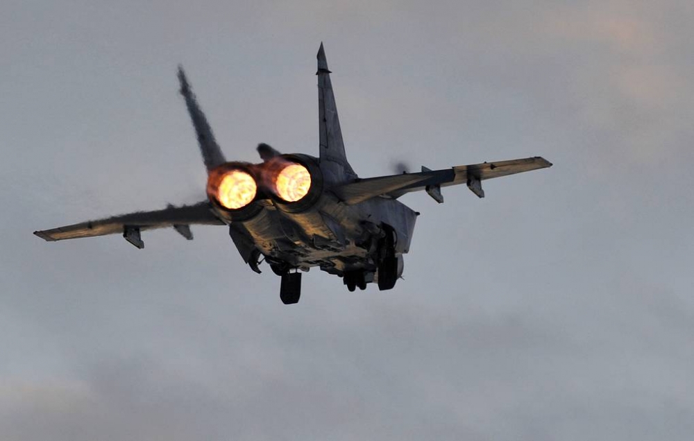 Tiêm kích MiG-31 của Nga đánh chặn máy bay quân sự Na Uy Tiêm kích MiG-31 của Nga đánh chặn máy bay quân sự Na Uy