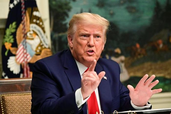 Trump cáo buộc 2 quan chức đang thực hiện Trump cáo buộc 2 quan chức đang thực hiện