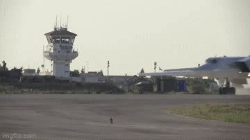 Tiêm kích Tu-22M3 Nga lần đầu tới căn cứ Khmeimim ở Syria Tiêm kích Tu-22M3 Nga lần đầu tới căn cứ Khmeimim ở Syria