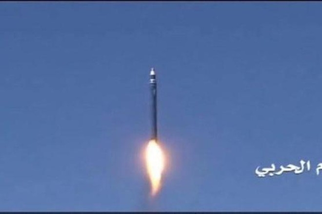 Phiến quân Houthi đáp trả Yemen sau vụ UAV tấn công xe cứu thương Phiến quân Houthi đáp trả Yemen sau vụ UAV tấn công xe cứu thương