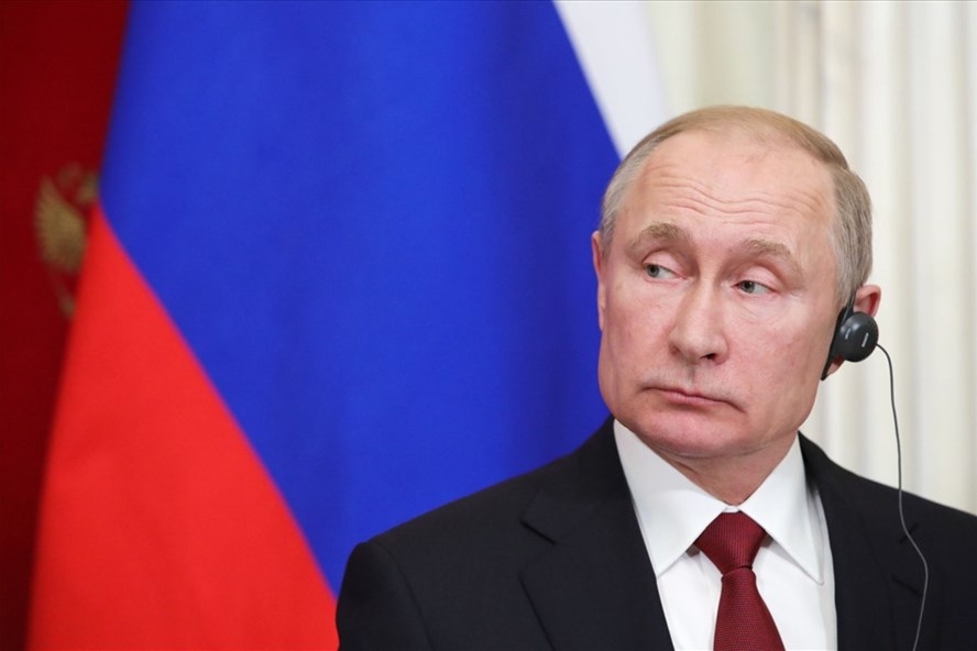 Tổng thống Putin hợp pháp hóa quyền công dân Nga cho người Crimea Tổng thống Putin hợp pháp hóa quyền công dân Nga cho người Crimea