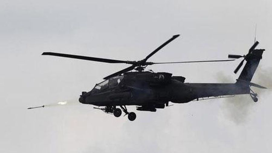 Trực thăng quân đội Iraq trúng đạn khi đang thực hiện nhiệm vụ Trực thăng quân đội Iraq trúng đạn khi đang thực hiện nhiệm vụ