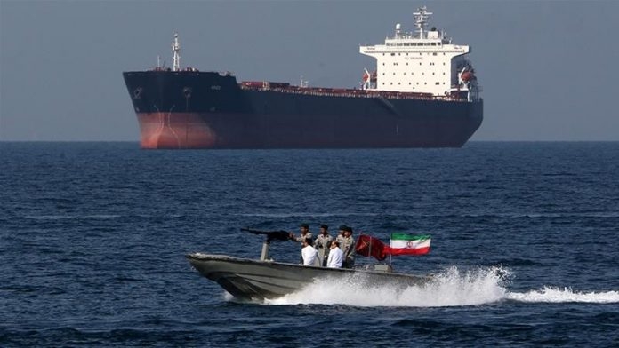 2411 iran tuyen bo bat ngo ve 4 tau dau bi my bat dong ve houston 1 1597459841 167 width696height392