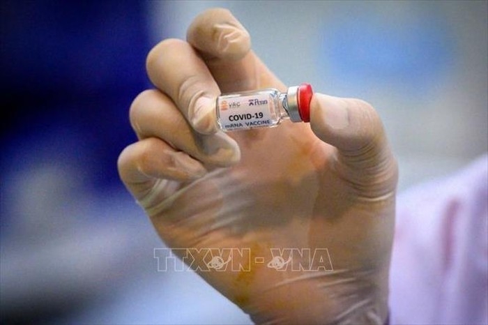 undefined 5030 eu yyt mua hyn 300 triyu liyu vycxin phong covid 19 cya astrazeneca