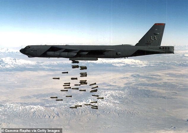 Mỹ điều máy bay B-52 tấn công Taliban Mỹ điều máy bay B-52 tấn công Taliban
