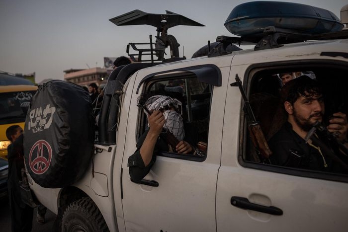 Taliban tiếp tục phóng thích hàng nghìn tù nhân, gồm nhiều thủ lĩnh cấp cao Al Qaeda Taliban tiếp tục phóng thích hàng nghìn tù nhân, gồm nhiều thủ lĩnh cấp cao Al Qaeda