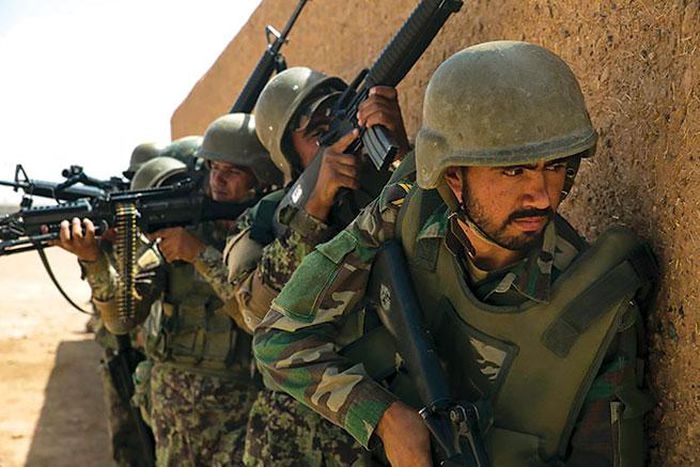 Ông Trump nói thẳng nguyên do quân đội Afghanistan thua thảm trước Taliban Ông Trump nói thẳng nguyên do quân đội Afghanistan thua thảm trước Taliban