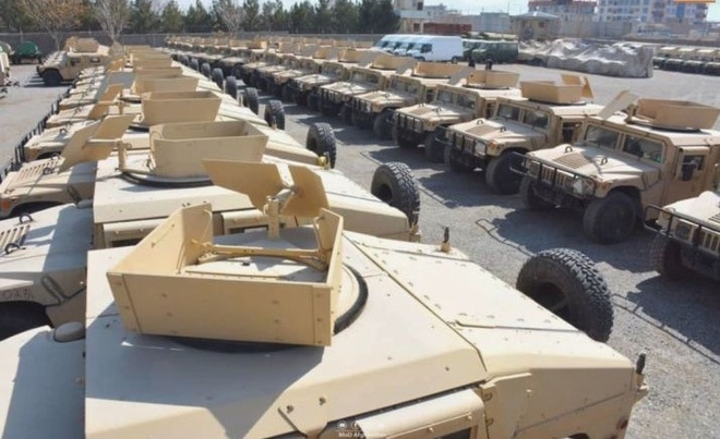 Mỹ bỏ lại hơn 2.000 xe quân sự tại Afghanistan Mỹ bỏ lại hơn 2.000 xe quân sự tại Afghanistan