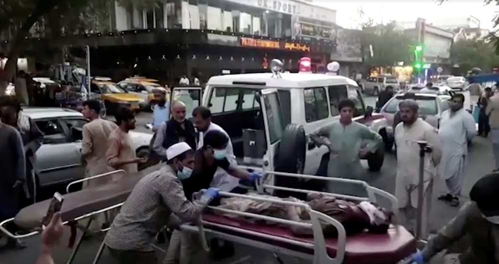 Ảnh: Kabul tang thương và hỗn loạn sau vụ đánh bom đẫm máu Ảnh: Kabul tang thương và hỗn loạn sau vụ đánh bom đẫm máu