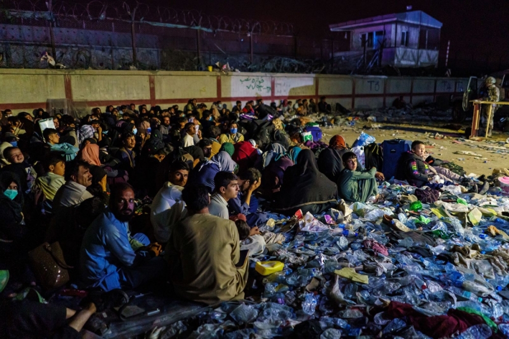 Ảnh: Kabul tang thương và hỗn loạn sau vụ đánh bom đẫm máu Ảnh: Kabul tang thương và hỗn loạn sau vụ đánh bom đẫm máu