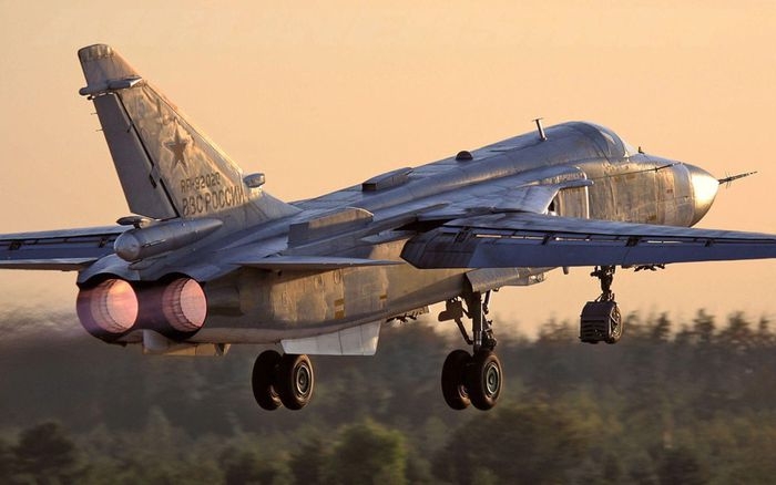 Su-24 của Không quân Nga bị rơi ở Perm, phi công nhảy dù kịp thời Su-24 của Không quân Nga bị rơi ở Perm, phi công nhảy dù kịp thời