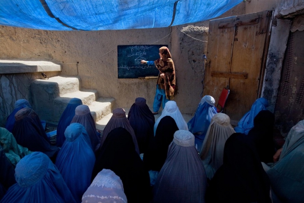 Taliban ban hành lệnh cấm “nam nữ đồng giáo” Taliban ban hành lệnh cấm “nam nữ đồng giáo”