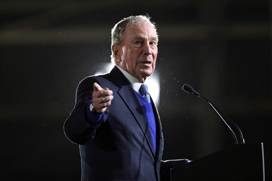 2828 ty phu bloomberg dy kiyn chi 100 triyu usd yy yng vien biden yen tam dyn lyc yanh byi yyi thy trump
