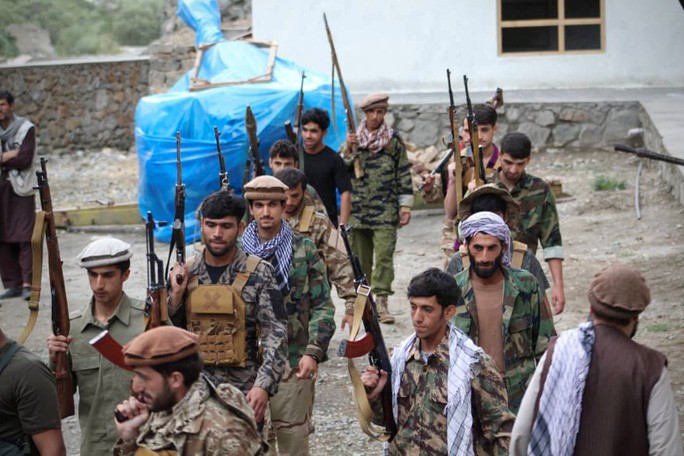 Quân kháng chiến phản công dữ dội, Taliban mất quyền kiểm soát thêm 4 khu vực của Afghanistan Quân kháng chiến phản công dữ dội, Taliban mất quyền kiểm soát thêm 4 khu vực của Afghanistan