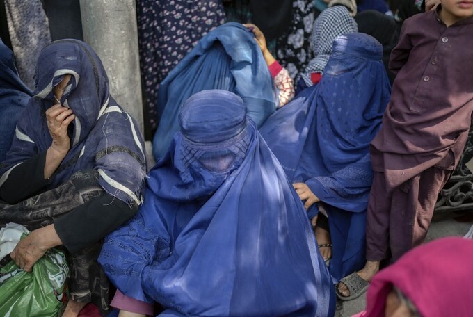 Taliban cấm nữ giới vào trụ sở Bộ Phụ nữ Taliban cấm nữ giới vào trụ sở Bộ Phụ nữ