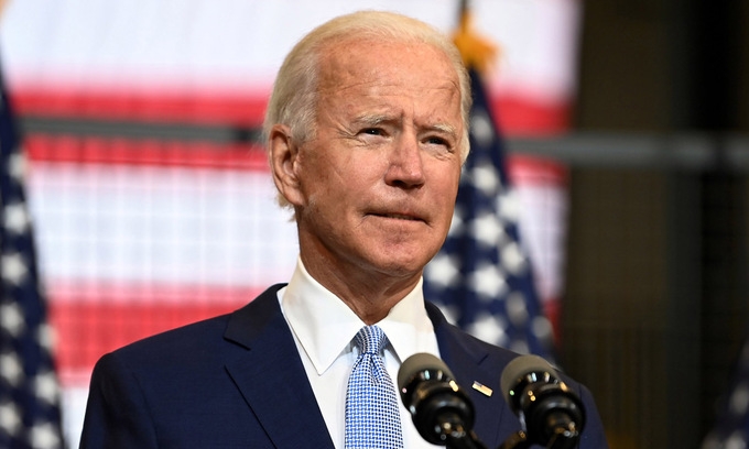 Một người đi cùng máy bay với ông Joe Biden nhiễm COVID-19 Một người đi cùng máy bay với ông Joe Biden nhiễm COVID-19