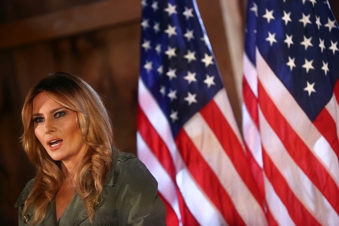 Đệ nhất phu nhân Melania Trump lần đầu đi vận động tranh cử một mình Đệ nhất phu nhân Melania Trump lần đầu đi vận động tranh cử một mình