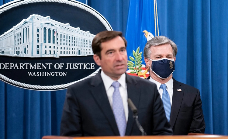 FBI khởi tố 8 người nghi tham gia 'chiến dịch săn cáo' của Trung Quốc FBI khởi tố 8 người nghi tham gia 'chiến dịch săn cáo' của Trung Quốc