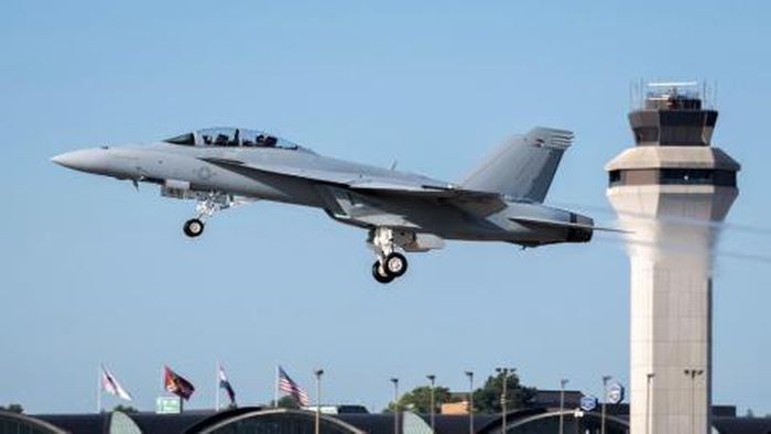 Tiêm kích F/A-18F Hoa Kỳ gặp nạn khi đang huấn luyện ở Thung lũng Chết Tiêm kích F/A-18F Hoa Kỳ gặp nạn khi đang huấn luyện ở Thung lũng Chết