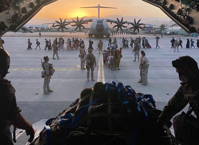 Không quân Hoa Kỳ tiết lộ 'chuyện động trời' ở sân bay Kabul Không quân Hoa Kỳ tiết lộ 'chuyện động trời' ở sân bay Kabul