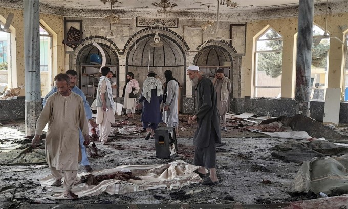 Động thái của Taliban sau vụ tấn công thánh đường Hồi giáo khiến hơn 100 người thương vong Động thái của Taliban sau vụ tấn công thánh đường Hồi giáo khiến hơn 100 người thương vong
