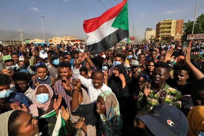 Hoa Kỳ chính thức đóng băng 700 triệu USD viện trợ Sudan Hoa Kỳ chính thức đóng băng 700 triệu USD viện trợ Sudan