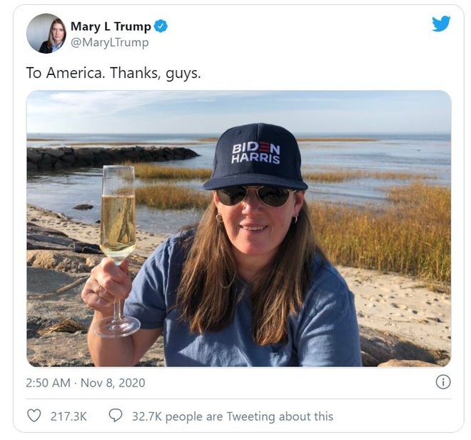 Cháu gái Tổng thống Trump chúc mừng chiến thắng của ông Biden Cháu gái Tổng thống Trump chúc mừng chiến thắng của ông Biden