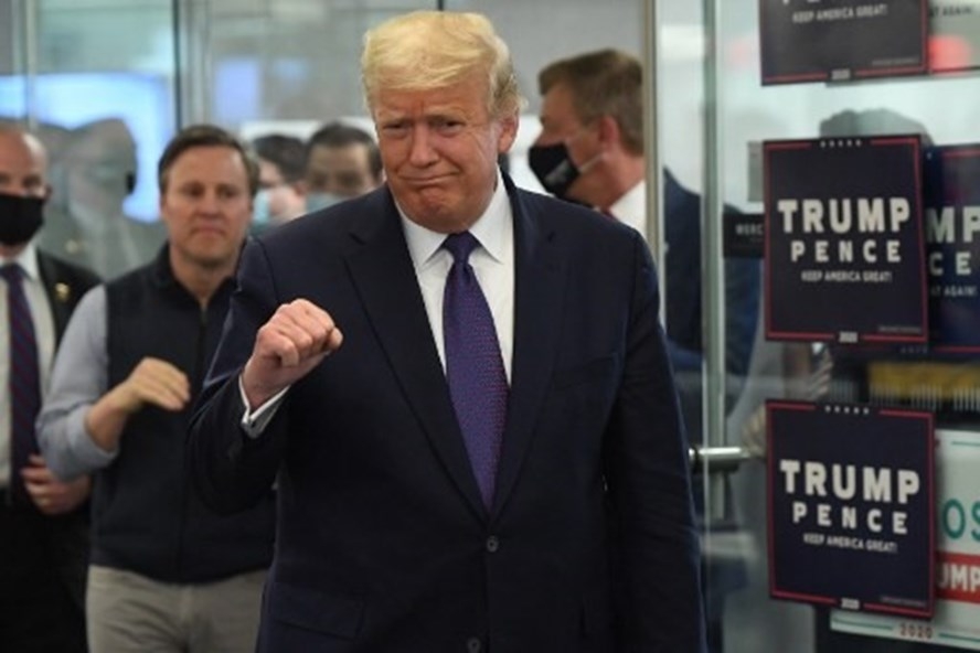 Nhóm pháp lý của ông Trump loan tin phát hiện ít nhất 450.000 phiếu khả nghi Nhóm pháp lý của ông Trump loan tin phát hiện ít nhất 450.000 phiếu khả nghi
