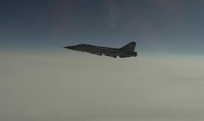 Tiêm kích Anh bay gần Tu-160 Nga nhưng không tiếp cận Tiêm kích Anh bay gần Tu-160 Nga nhưng không tiếp cận