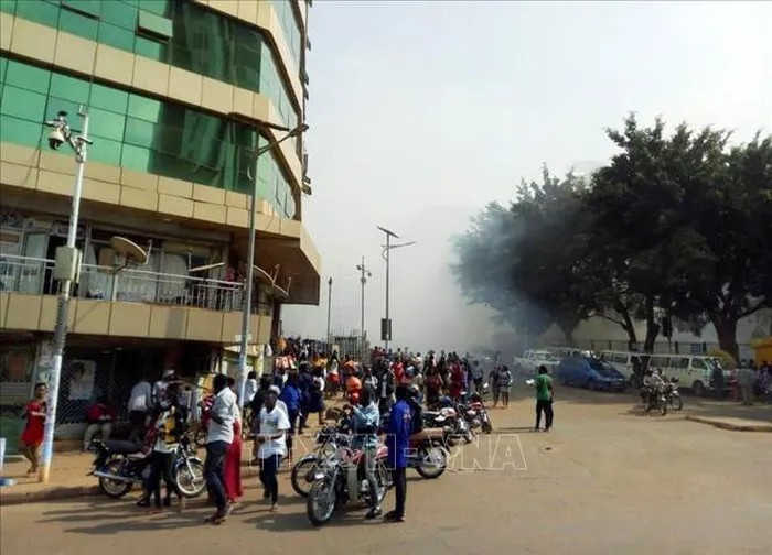 Các vụ nổ xảy ra liên tiếp ở trung tâm thủ đô Kampala của Uganda Các vụ nổ xảy ra liên tiếp ở trung tâm thủ đô Kampala của Uganda