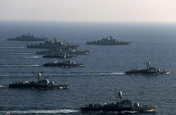 Hải quân Iran bắt giữ tàu nước ngoài, không công bố quốc tịch 11 thủy thủ Hải quân Iran bắt giữ tàu nước ngoài, không công bố quốc tịch 11 thủy thủ