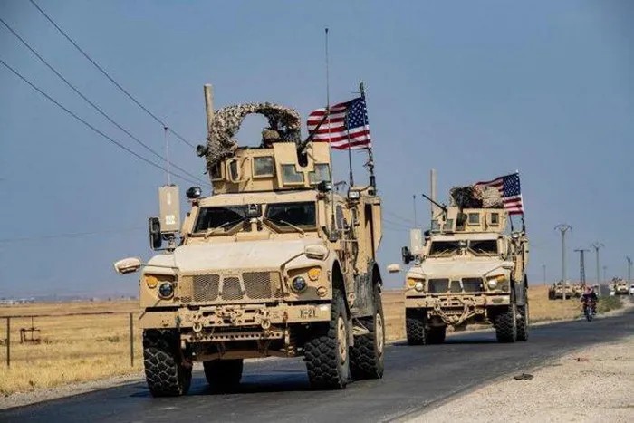 Hoa Kỳ âm thầm điều hàng trăm xe quân sự tới Syria Hoa Kỳ âm thầm điều hàng trăm xe quân sự tới Syria