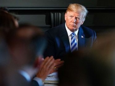 Tổng thống Trump dọa phủ quyết dự luật NDAA nếu bảo vệ các công ty Internet Tổng thống Trump dọa phủ quyết dự luật NDAA nếu bảo vệ các công ty Internet