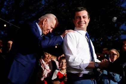 Ông Biden chọn cựu thị trưởng và cựu thống đốc cho ghế bộ trưởng Ông Biden chọn cựu thị trưởng và cựu thống đốc cho ghế bộ trưởng