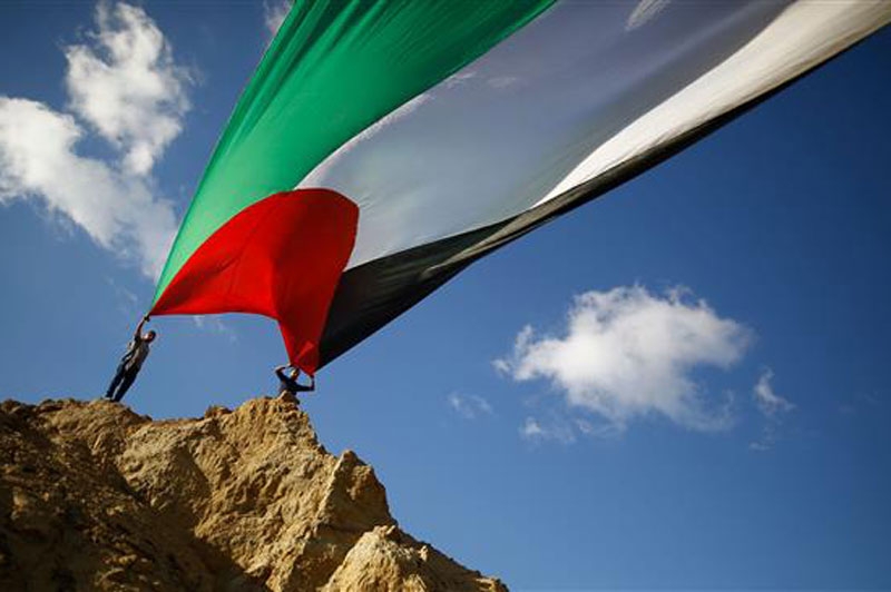 Dân quân Palestine bắn hạ máy bay không người lái của Israel Dân quân Palestine bắn hạ máy bay không người lái của Israel