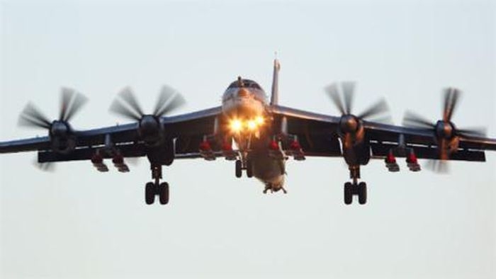 Oanh tạc cơ Tu-95MS Nga 'lừa' phòng thủ đối phương bằng UAV công nghệ cao Oanh tạc cơ Tu-95MS Nga 'lừa' phòng thủ đối phương bằng UAV công nghệ cao