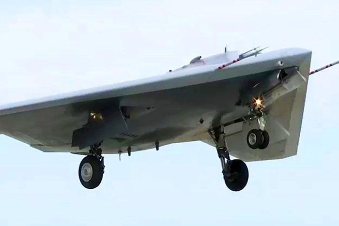 UAV Okhotnik Nga sắp thử nghiệm tấn công mục tiêu trên không UAV Okhotnik Nga sắp thử nghiệm tấn công mục tiêu trên không