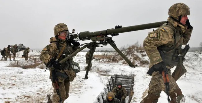 Ukraine 'đánh tiếng' nhờ NATO hỗ trợ quân sự ở Donbass Ukraine 'đánh tiếng' nhờ NATO hỗ trợ quân sự ở Donbass