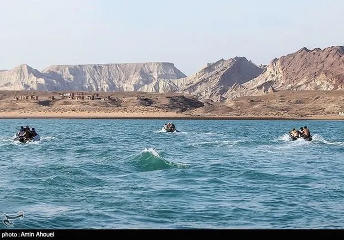 Iran tiến hành cuộc tập trận mang tên 'Nhà tiên tri vĩ đại' Iran tiến hành cuộc tập trận mang tên 'Nhà tiên tri vĩ đại'