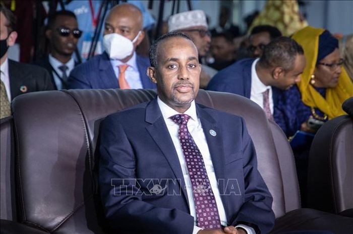 Tổng thống Somalia đình chỉ chức vụ Thủ tướng, cách chức Tư lệnh lực lượng Thủy quân Lục chiến Tổng thống Somalia đình chỉ chức vụ Thủ tướng, cách chức Tư lệnh lực lượng Thủy quân Lục chiến