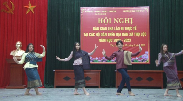 “​ລາຍການ ​Homestay”: ​ເພີ່ມ​ທະວີ​ສາຍ​ພົວພັນ​ມິດຕະພາບ​ທີ່​ເປັນ​ມູນ​ເຊື້ອ, ຄວາມ​ສາມັກຄີ​ແບບ​ພິ​ເສດ​ຂອງ​ປະຊາຊົນ​ຫວຽດນາມ - ລາວ