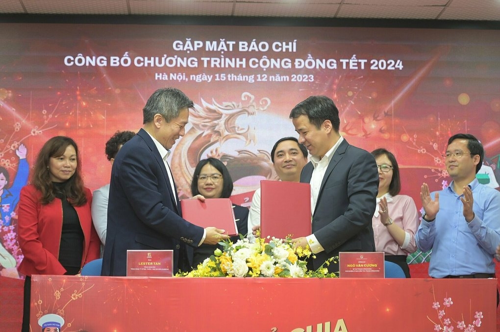 ຂອງຂວັນປີໃໝ່ຫລາຍກວ່າ 10,000 ສ່ວນສໍາລັບຜູ້ອອກແຮງງານ, ຊາວປະມົງ ແລະ ທະຫານ
